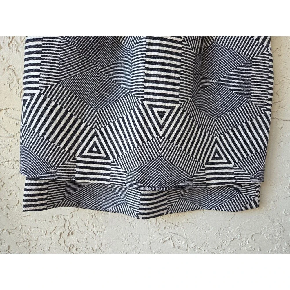 Anthropologie HD In Paris Skirt SMALL Retro Pockets Geometric Black White Layer